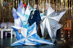 THEATER BONN: DER ENTERTAINER